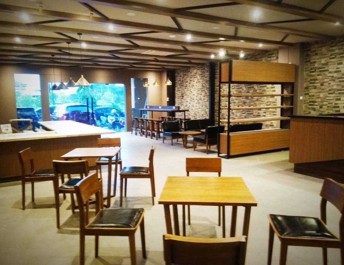 Hotel Marina Airport