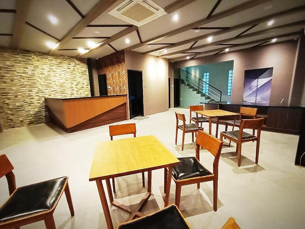 Hotel Marina Airport 2*